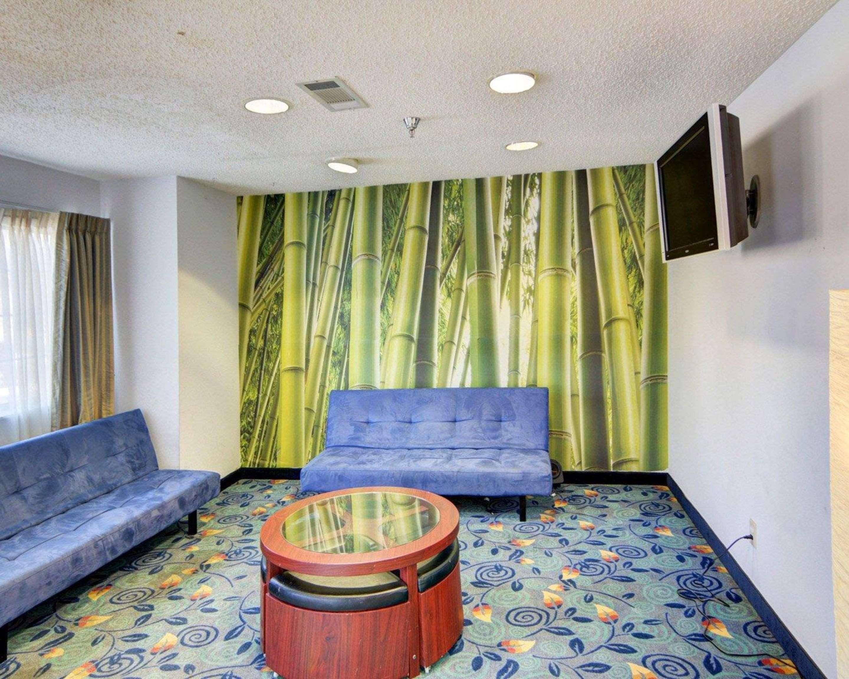 Rodeway Inn & Suites Lewisville I-35 Exteriér fotografie